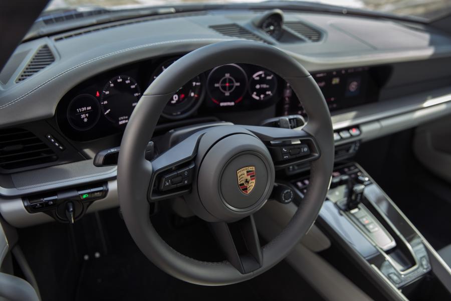 Панель приборов Porsche 911 Carrera 4S (992) 2019 года  (NA) (фото 4 из 18)